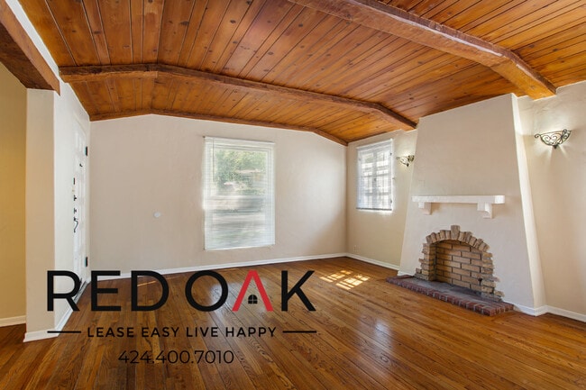 Building Photo - Gorgeous 1 Bedroom with Natural Light, Har...