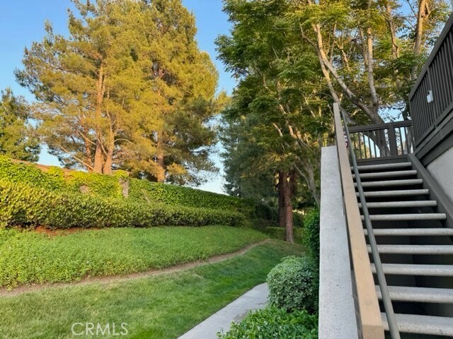 Building Photo - 215 S Cross Creek Rd