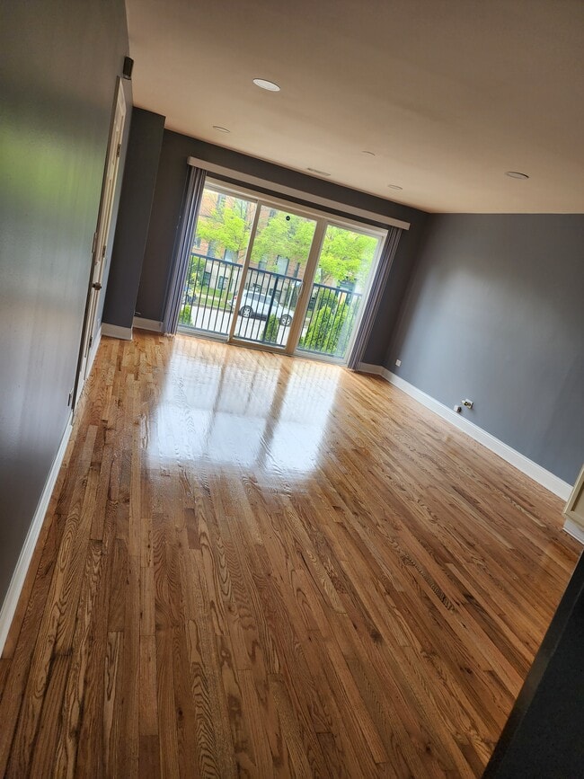 Building Photo - 5911 S Indiana Ave