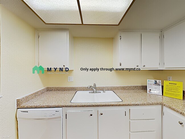 Building Photo - 1 br, 1 bath  - 4930 College Oak Dr Apt 34