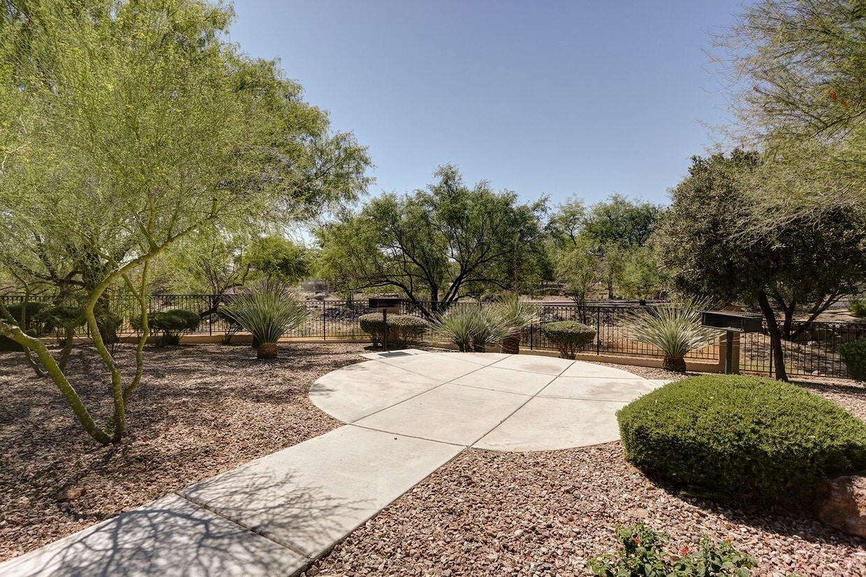 Primary Photo - Gated First Floow Summerlin Condo - 2 Bedr...