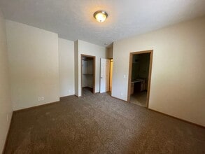 Building Photo - 1944 S 52nd St