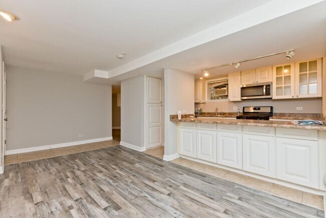Foto del edificio - 2 bedroom in Chicago IL 60640