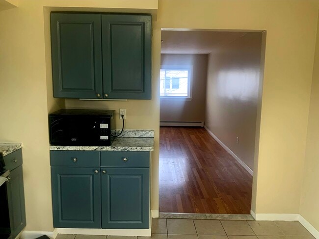 Foto del edificio - 726 Golden Ave