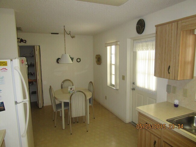 Foto del edificio - 2 br, 2 bath House - 8714 SW 92nd Ln Unit E