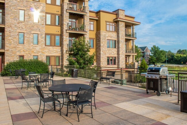 Building Photo - The Overlook at Midtown