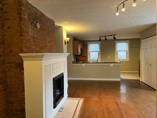 Building Photo - 1411 Clay St