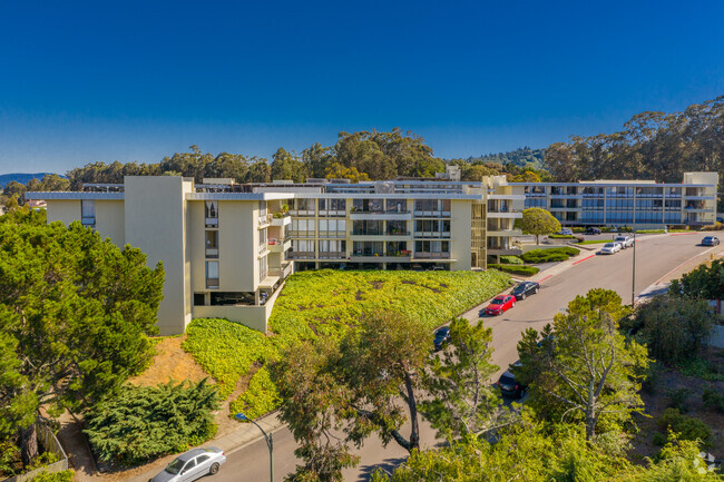 Building Photo - Skyline Terrace