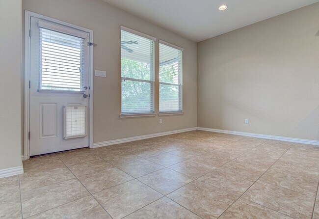 Building Photo - Gorgeous Hollow Creek 3 bedroom 2.5 bath i...