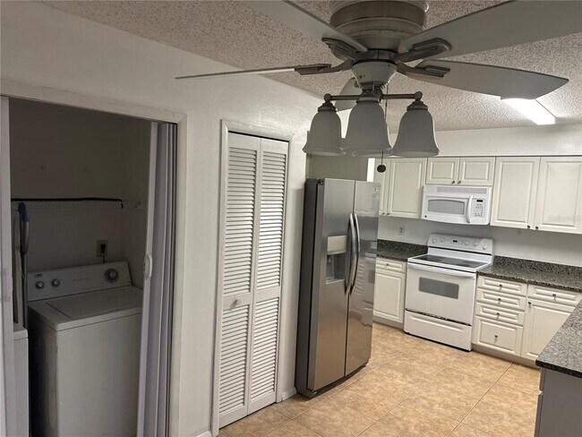 Foto del edificio - 1411 Topsail Pl