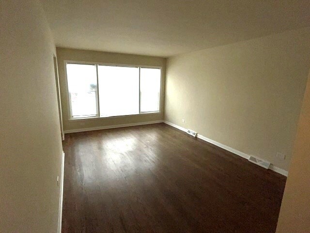 Primary Photo - 12312 S May St