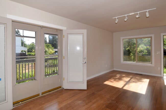 Building Photo - 2805 NE 133rd St