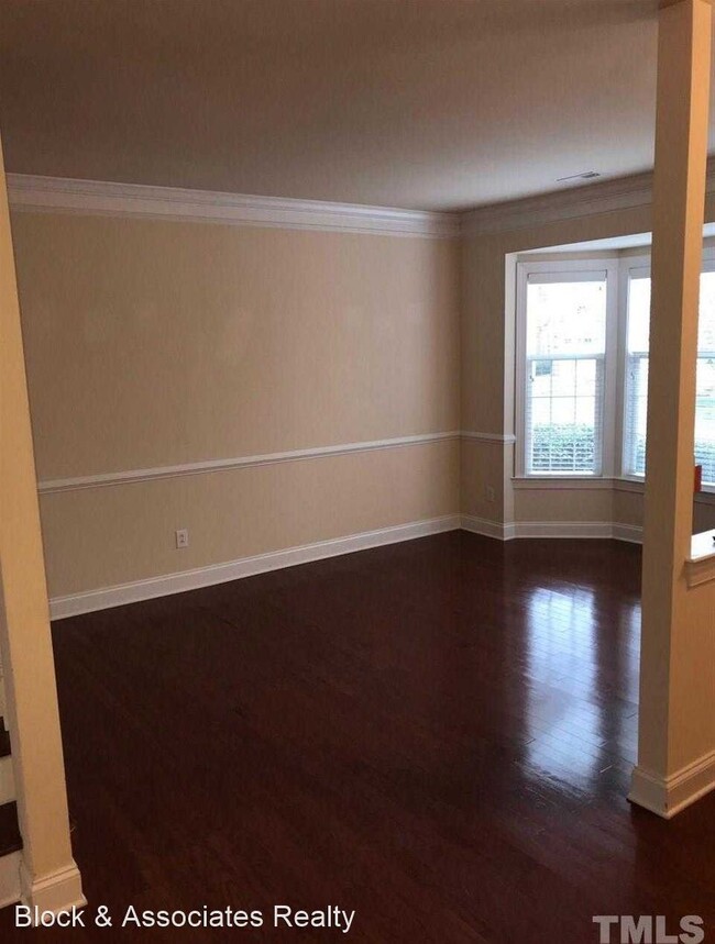 Building Photo - 3 br, 2.5 bath House - 9419 Oglebay Court