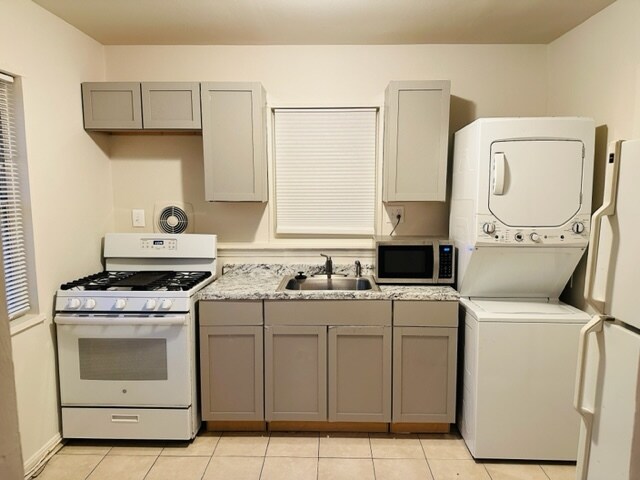 Building Photo - 2252 Roanoke Dr