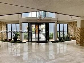 Foto del edificio - 2025 NE 164th St