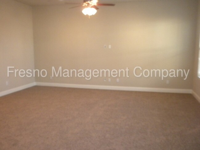 Foto del edificio - 6688 W Oak Ave