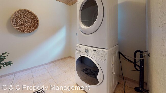 Building Photo - 3 br, 1 bath House - 57 Melway Circle