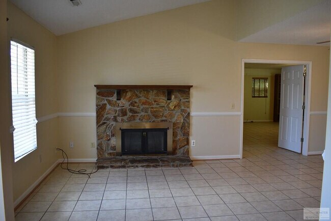 Foto del edificio - 5830 Lost Creek Dr