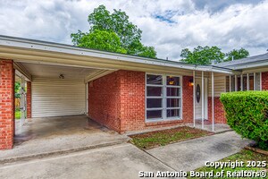 Foto del edificio - 211 Green Meadow Blvd