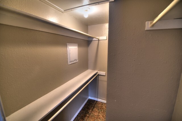 Building Photo - Beautiful 2 Bed 2 Bath Apartment!