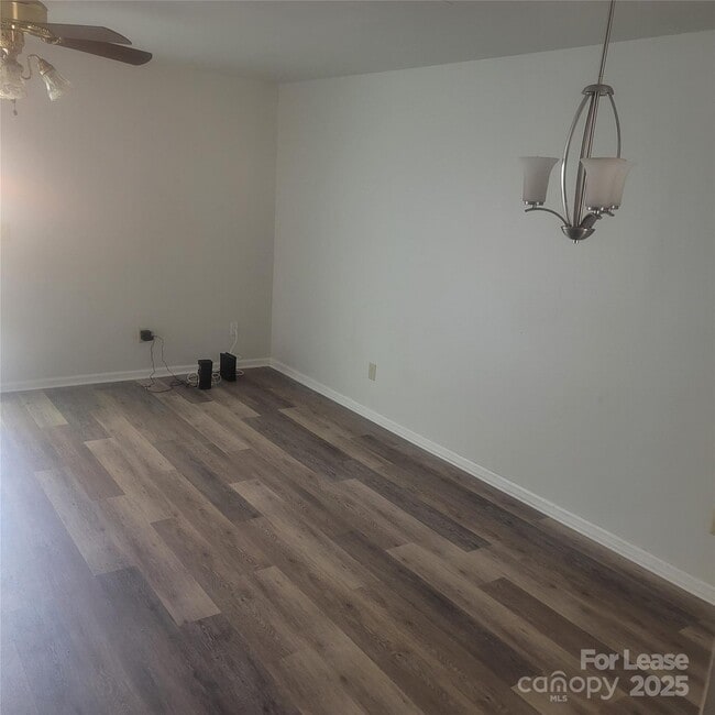 Foto del edificio - 2830 Hosta Dr