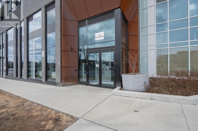 Building Photo - 3005 Pine Glen Rd