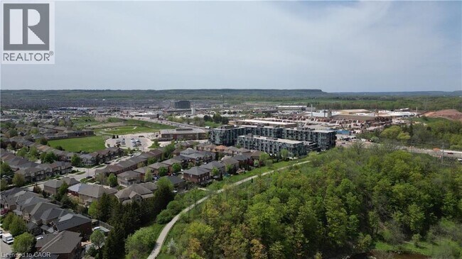 Photo du bâtiment - 5240 Dundas St