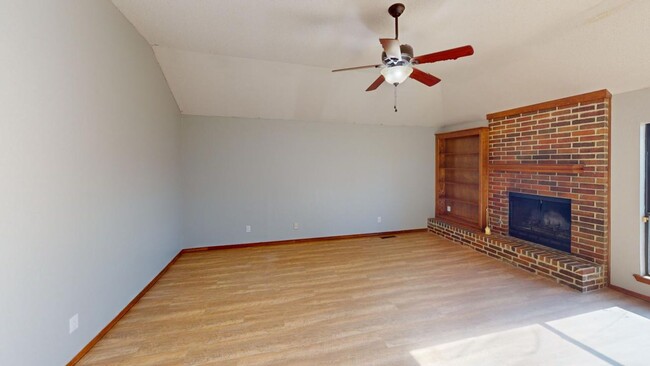 Foto del edificio - Northwest OKC 3 bed home