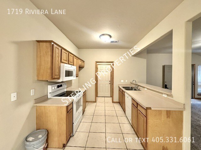 Building Photo - 1719 Riviera Ln