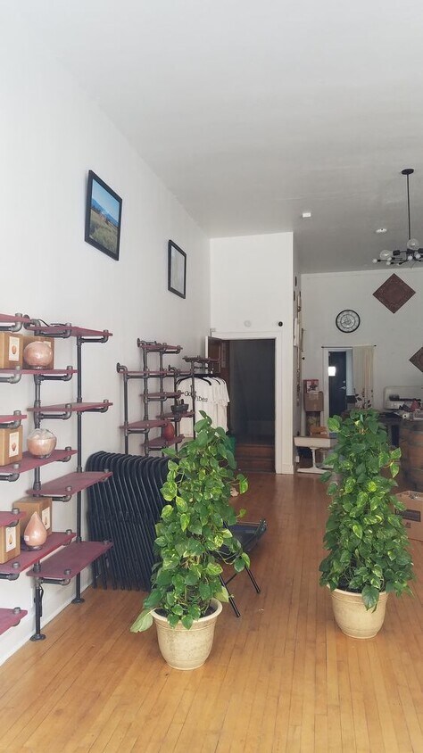 Building Photo - Great Retail Space Near Downtown Wauwatosa