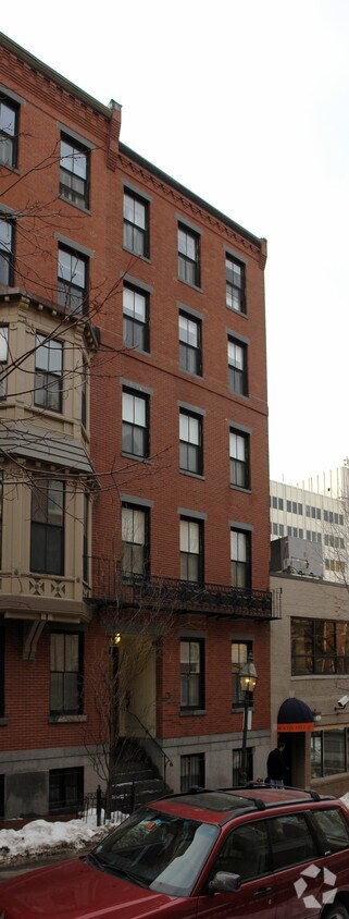 Building Photo - 5 Hancock St