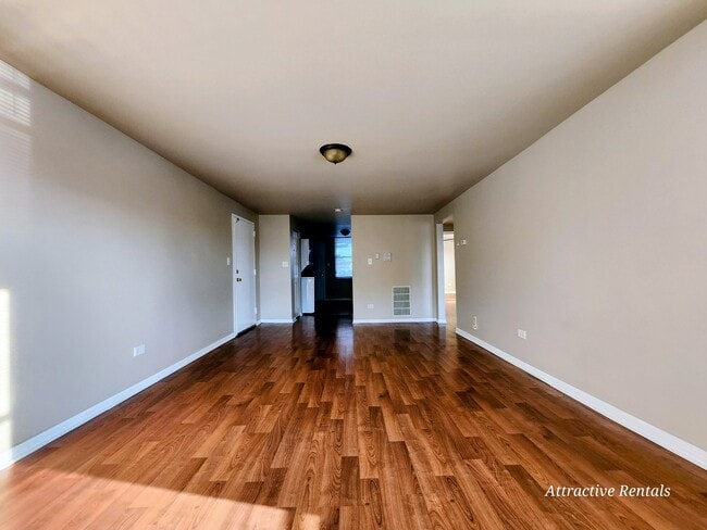 Building Photo - 1641 W 77th St
