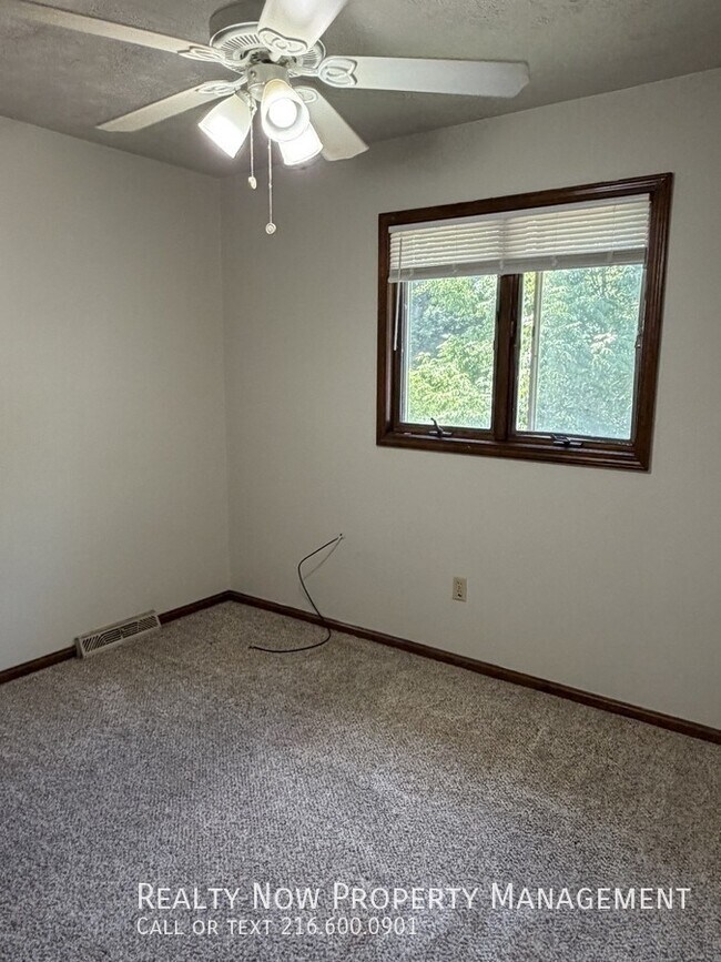 Foto del edificio - 21252 Goller Ave
