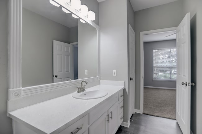 The Brookshire Bathroom - The Club at Stablechase