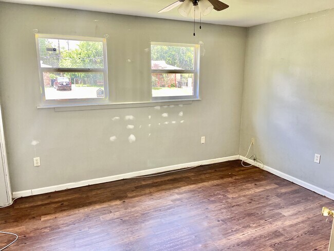Building Photo - 5978 Denova St