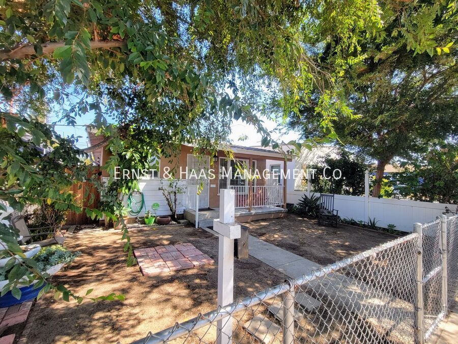 Foto principal - Lovely Front Duplex Unit in Prime Long Beach!