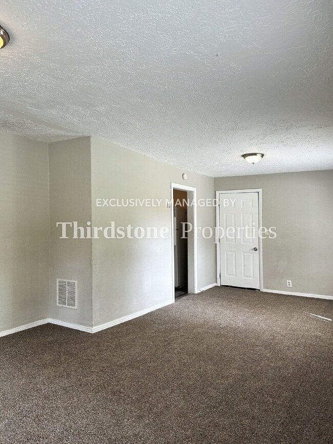 Building Photo - 7350 Linda Dr