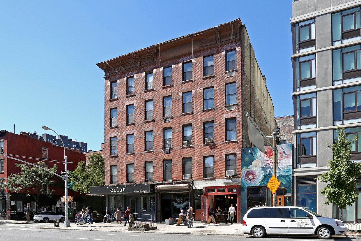 Building Photo - 203 Tenth Ave