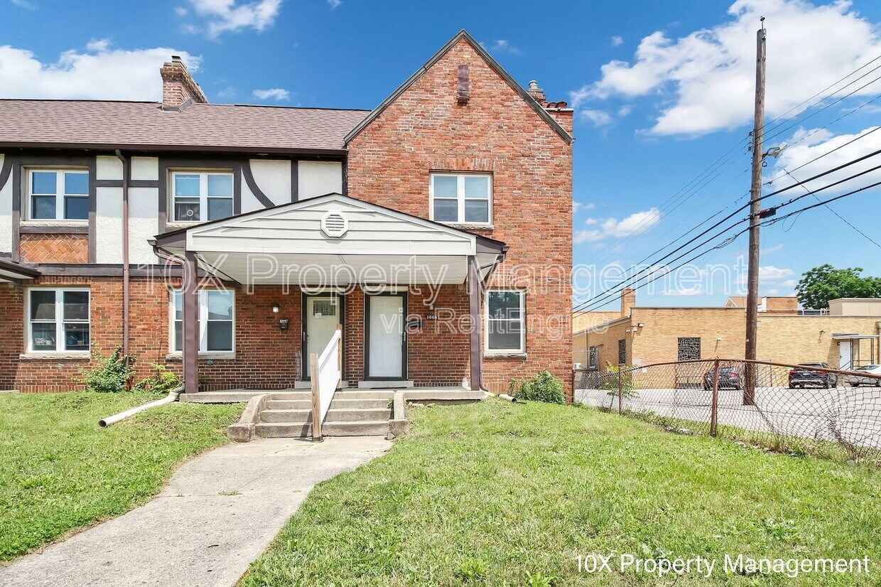 Primary Photo - 1668 E Sycamore St
