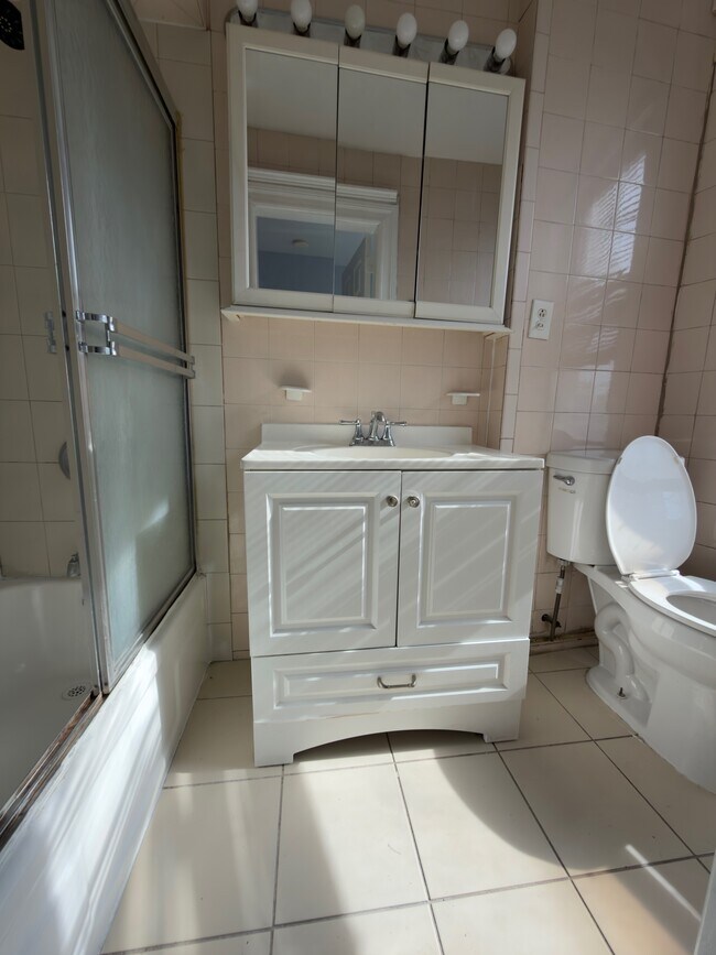 1697 JFK Blvd 2L - 1691 John F Kennedy Blvd