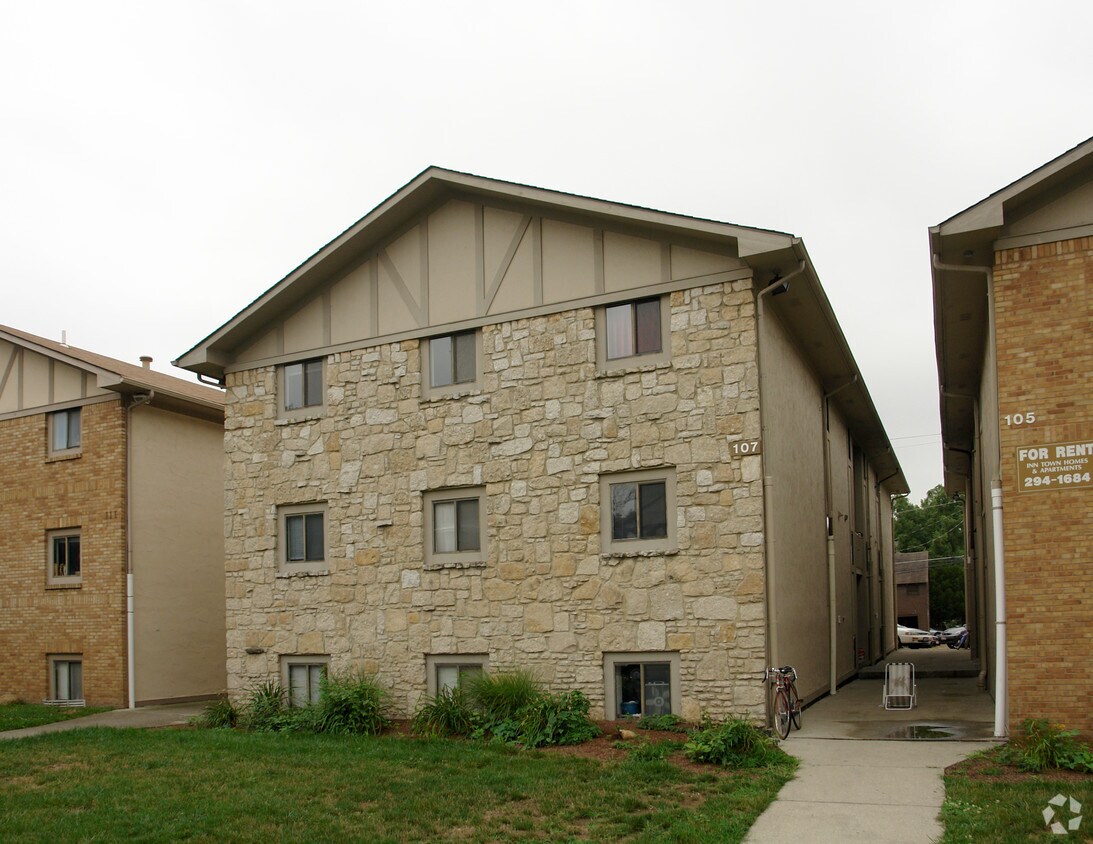 Primary Photo - 107 E Norwich Ave