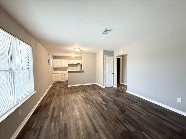 Building Photo - 3643 N MacGregor Way