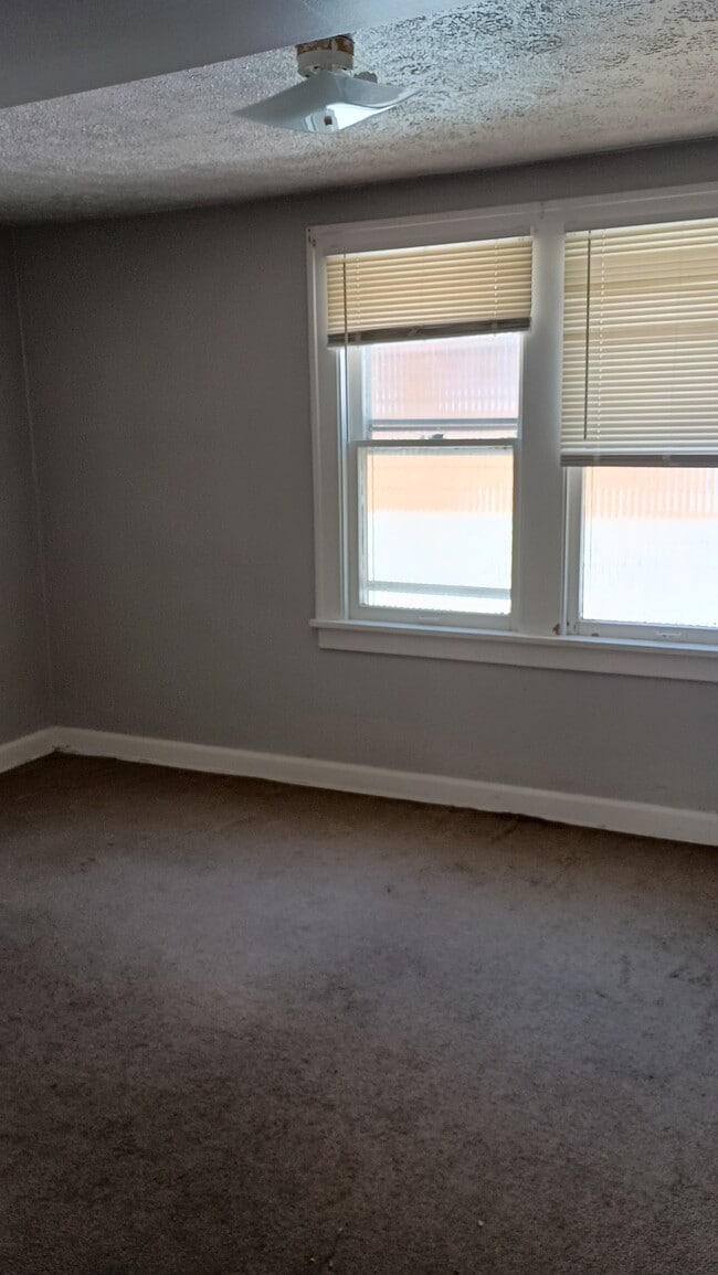 Building Photo - 3683 W 136th St