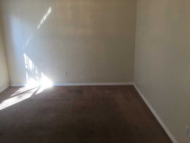 Building Photo - 5148 Pine Needle Dr