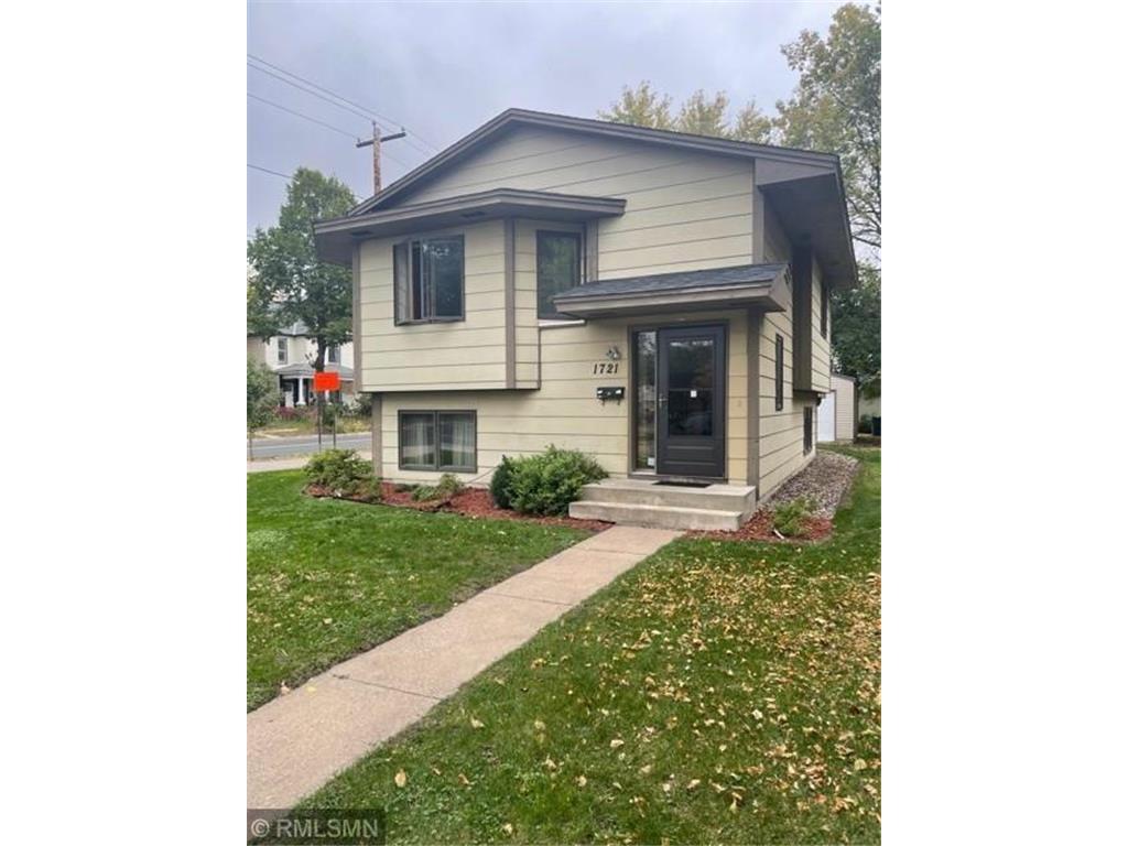 Foto principal - 1721 Lincoln St NE