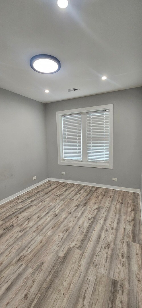 Foto del edificio - 3752 W Division St