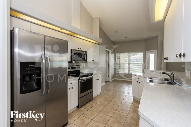 Building Photo - 6346 35th Ave Cir E