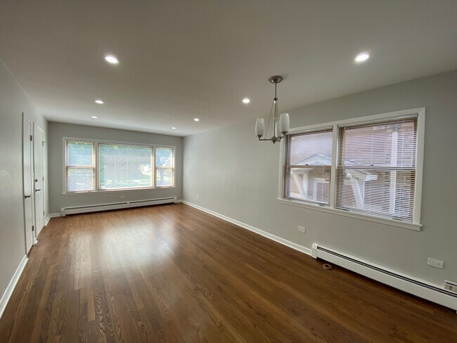 Foto del edificio - 5053 N Menard Ave