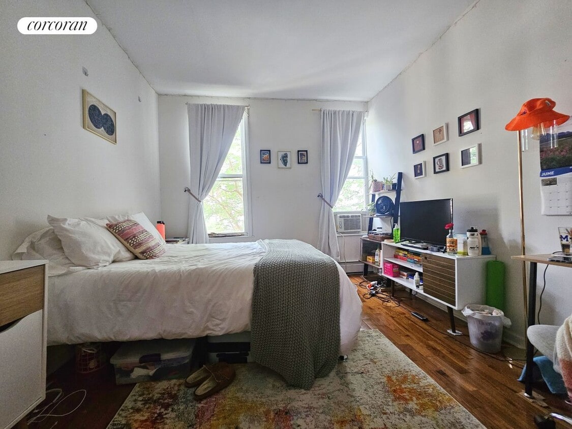 Primary Photo - 106 Engert Ave