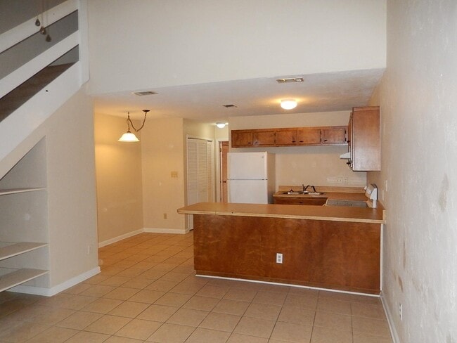 Building Photo - 1081 Ocala Rd
